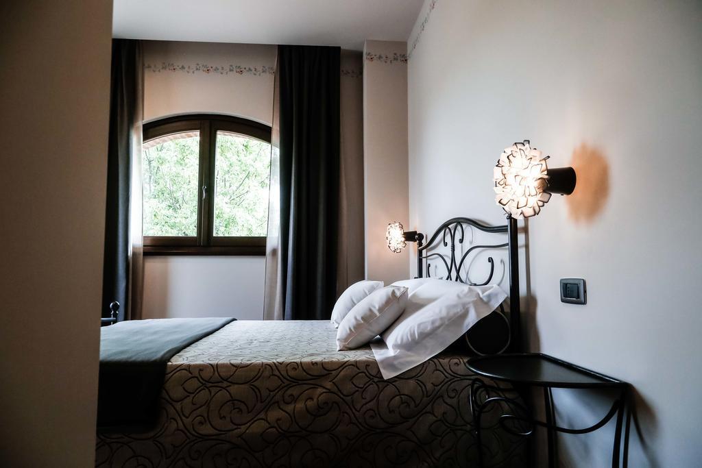 Bed and Breakfast Cascina Cortine Guarene Zimmer foto