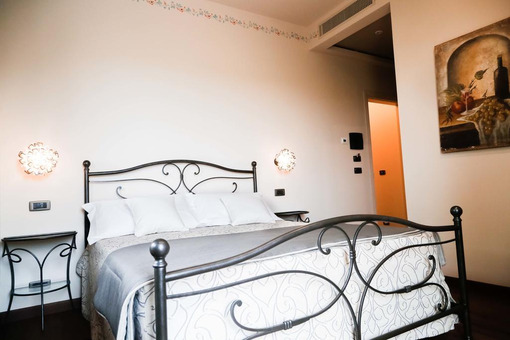 Bed and Breakfast Cascina Cortine Guarene Zimmer foto